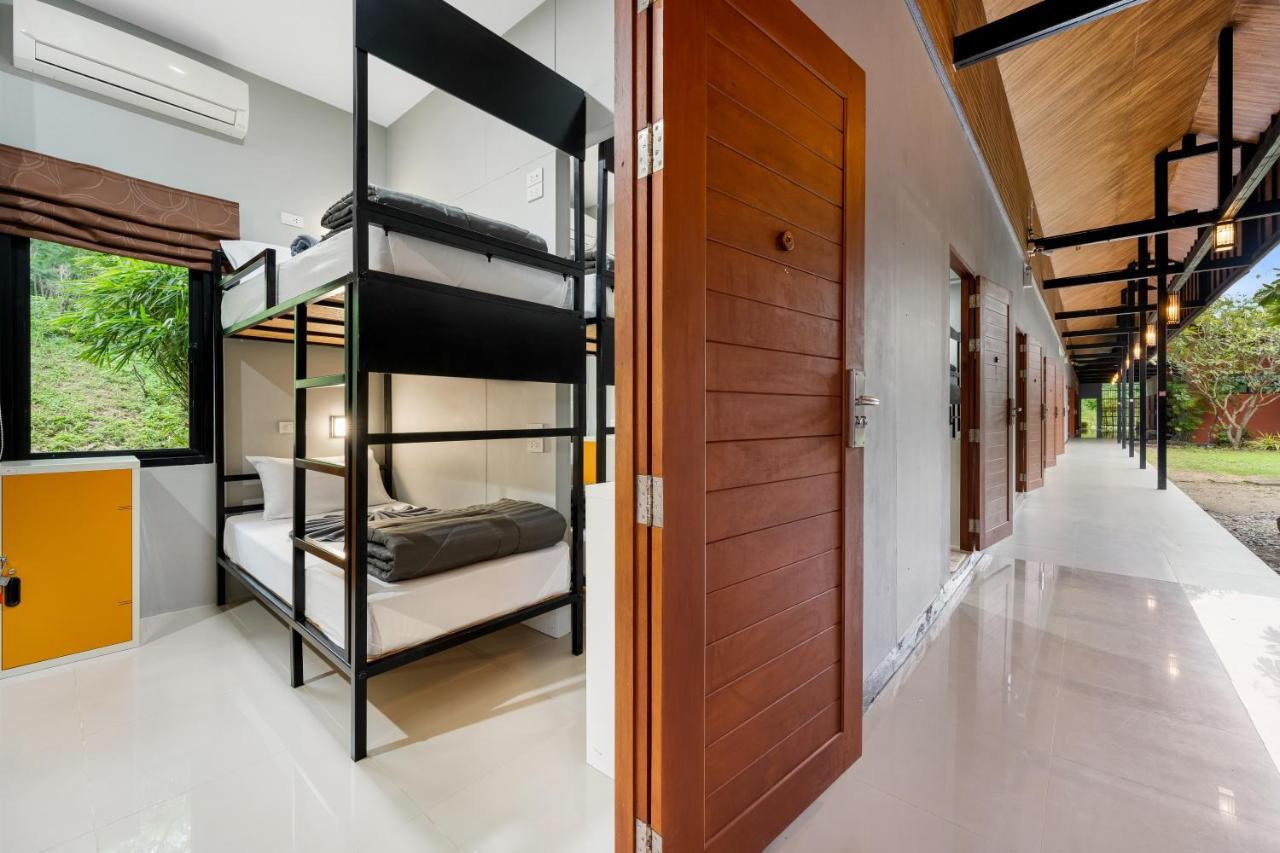 Chill Inn Samui Hostel And Restaurant เกาะสมุย ภายนอก รูปภาพ