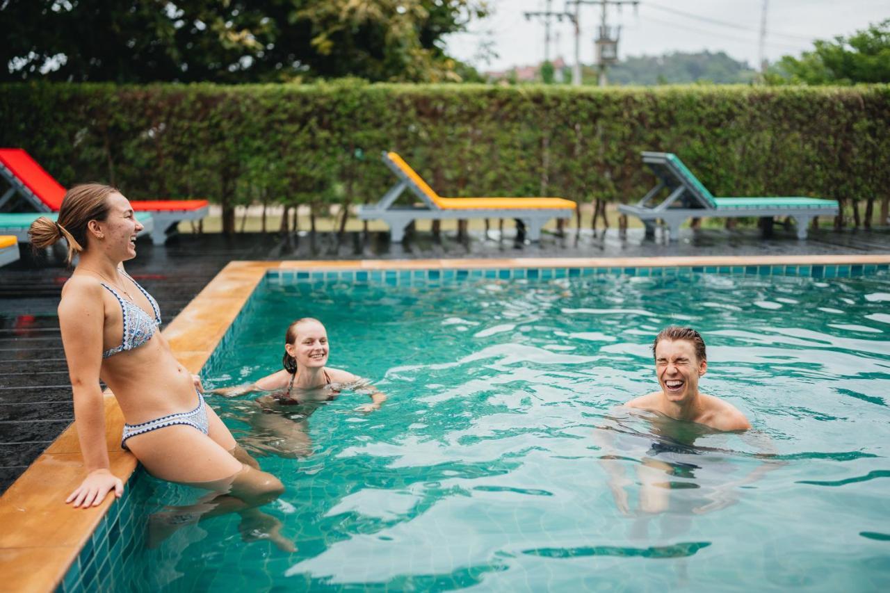 Chill Inn Samui Hostel And Restaurant เกาะสมุย ภายนอก รูปภาพ